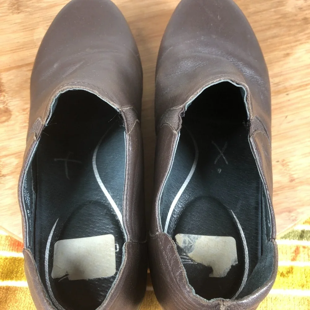 Dansko lynn Womens size 39 shoes brown leather slip on wedge comfort clogs